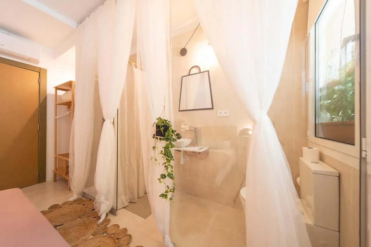 Sitges Beach Hostal 0*,